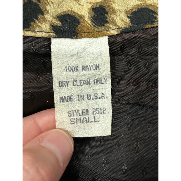 Leopard Print Mini Wrap Skirt With Button Detail Size Small - Picture 6 of 8